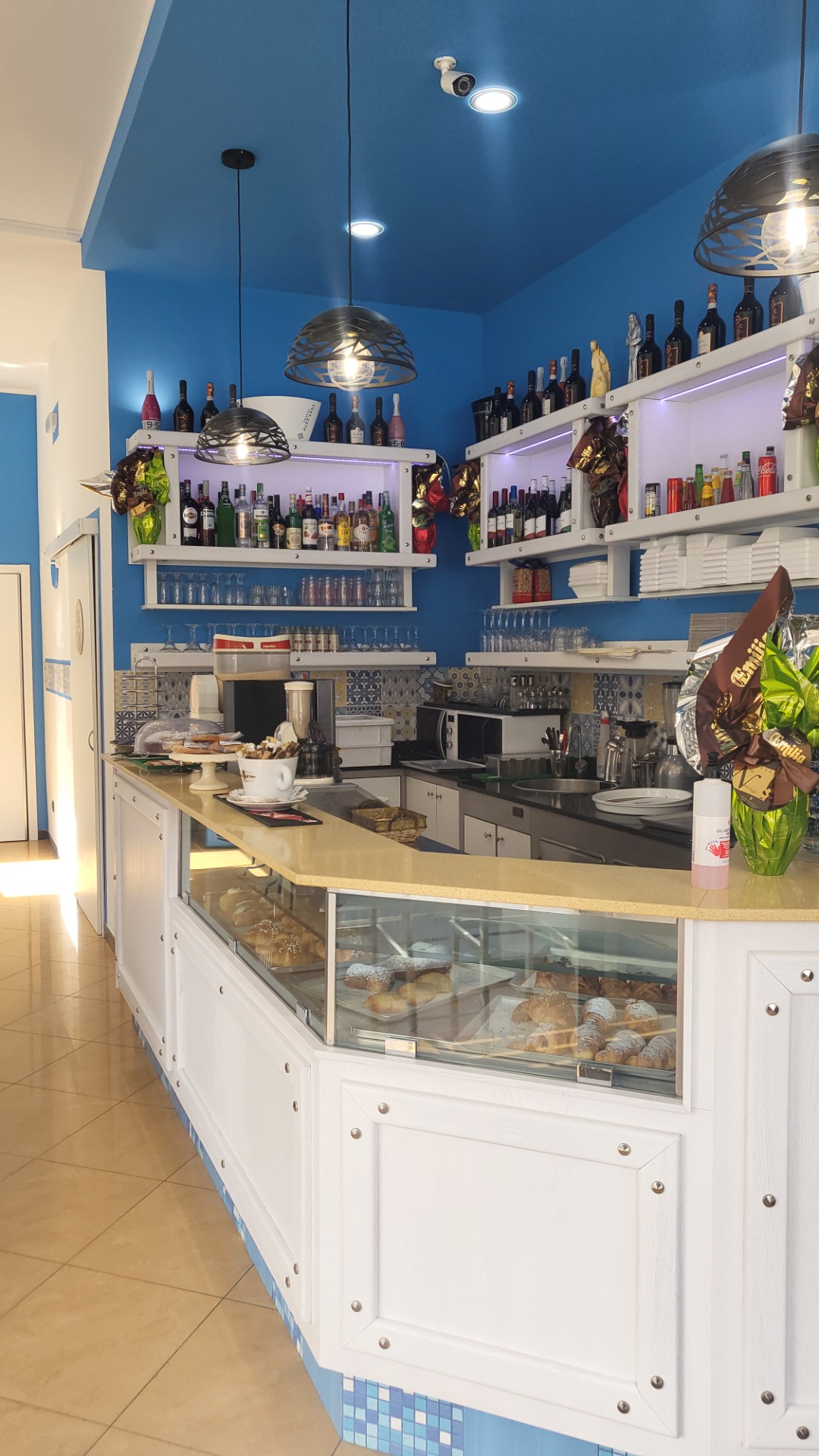 ARREDO BAR GELATERIA CUTISPOTO ® ARREDAMENTI