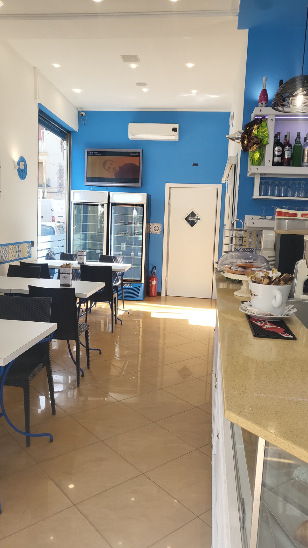 ARREDO BAR GELATERIA CUTISPOTO ® ARREDAMENTI 
