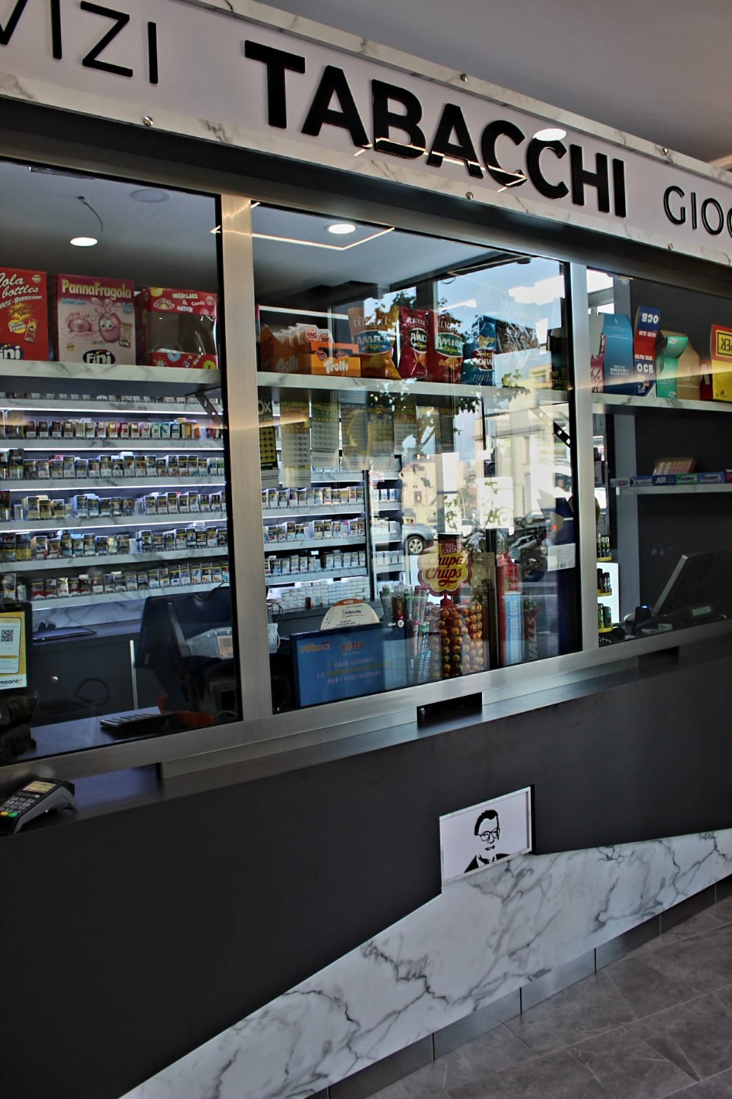 Arredamento tabacchi Cutispoto Arredamenti